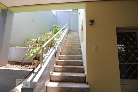 Casa à venda com 450m², 3 quartos e 4 vagasAcesso pela frente