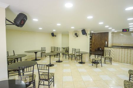 Casa de condomínio à venda com 78m², 2 quartos e 1 vaga Casa de condomínio à venda com 78m², 2 quartos e 1 vagaÁrea comum - Salão de festas