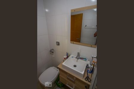 Casa de condomínio à venda com 78m², 2 quartos e 1 vaga Casa de condomínio à venda com 78m², 2 quartos e 1 vagaBanheiro