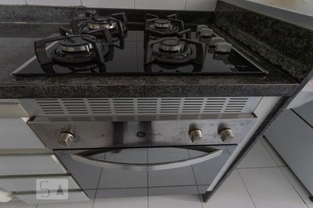 Apartamento à venda com 68m², 3 quartos e 2 vagasCozinha - cooktop e forno 