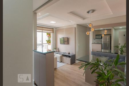 Sala de apartamento para alugar com 2 quartos, 57m² em Vila Satúrnia, Campinas