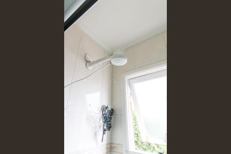 Casa à venda com 183m², 3 quartos e 3 vagasBanheiro quarto 1 suíte - chuveiro