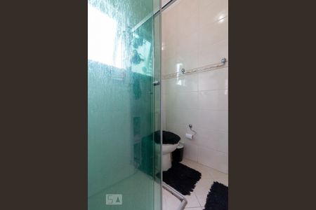 Casa à venda com 183m², 3 quartos e 3 vagasBanheiro quarto 1 suíte