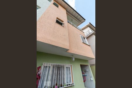 Casa à venda com 183m², 3 quartos e 3 vagasFachada da casa - fundos