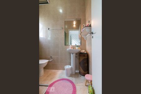 Casa à venda com 183m², 3 quartos e 3 vagasBanheiro quarto 3 suíte