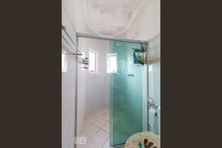 Casa à venda com 183m², 3 quartos e 3 vagasBanheiro quarto 2 suíte