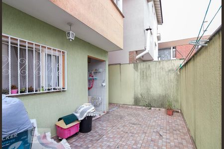 Casa à venda com 183m², 3 quartos e 3 vagasQuintal - fundos