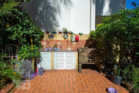 Casa à venda com 400m², 4 quartos e 2 vagas Casa à venda com 400m², 4 quartos e 2 vagasQuintal