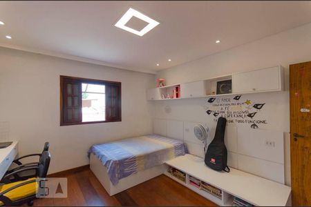 Casa à venda com 258m², 4 quartos e 4 vagas Casa à venda com 258m², 4 quartos e 4 vagasQuarto 3