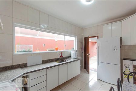 Casa à venda com 258m², 4 quartos e 4 vagas Casa à venda com 258m², 4 quartos e 4 vagasCozinha
