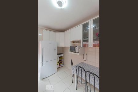 Casa à venda com 258m², 4 quartos e 4 vagas Casa à venda com 258m², 4 quartos e 4 vagasCozinha