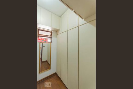 Casa à venda com 258m², 4 quartos e 4 vagas Casa à venda com 258m², 4 quartos e 4 vagasCloset Suíte