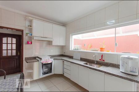 Casa à venda com 258m², 4 quartos e 4 vagas Casa à venda com 258m², 4 quartos e 4 vagasCozinha