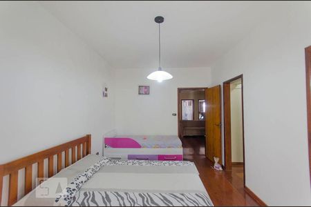 Casa à venda com 258m², 4 quartos e 4 vagas Casa à venda com 258m², 4 quartos e 4 vagasSuíte