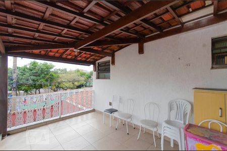 Casa à venda com 258m², 4 quartos e 4 vagas Casa à venda com 258m², 4 quartos e 4 vagasVaranda Quarto 1