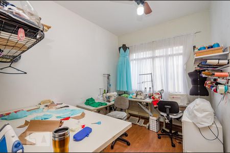 Casa à venda com 371m², 5 quartos e 3 vagas Casa à venda com 371m², 5 quartos e 3 vagasQuarto 4