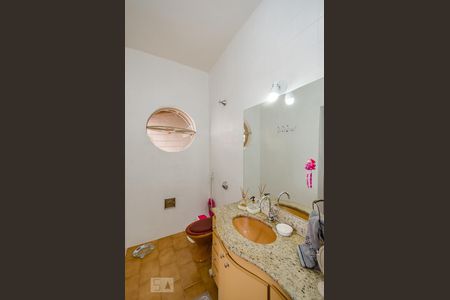 Casa à venda com 371m², 5 quartos e 3 vagas Casa à venda com 371m², 5 quartos e 3 vagasBanheiro da Suíte