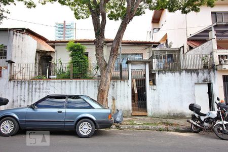 Casa à venda com 240m², 2 quartos e 1 vagaFachada