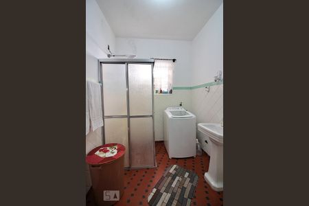 Casa à venda com 240m², 2 quartos e 1 vagaBanheiro