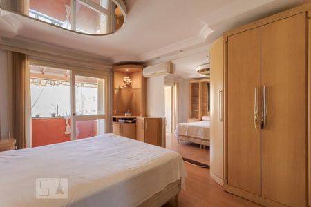 Suíte 1 de casa para alugar com 4 quartos, 180m² em Vila Ipiranga, Porto Alegre