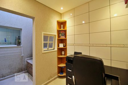 Casa à venda com 190m², 3 quartos e 2 vagasEscritório