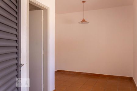 Casa à venda com 320m², 3 quartos e 2 vagas Casa à venda com 320m², 3 quartos e 2 vagasEdícula