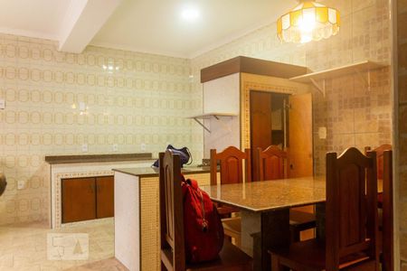 Casa à venda com 320m², 3 quartos e 2 vagas Casa à venda com 320m², 3 quartos e 2 vagasCozinha