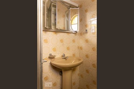 Casa à venda com 320m², 3 quartos e 2 vagas Casa à venda com 320m², 3 quartos e 2 vagasBanheiro 2