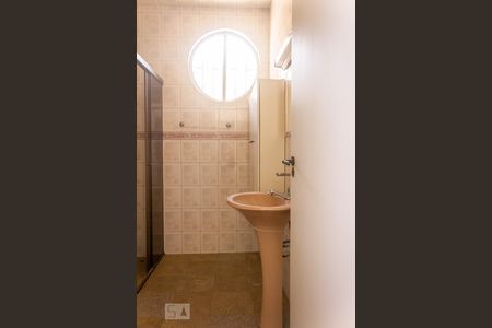 Casa à venda com 320m², 3 quartos e 2 vagas Casa à venda com 320m², 3 quartos e 2 vagasBanheiro