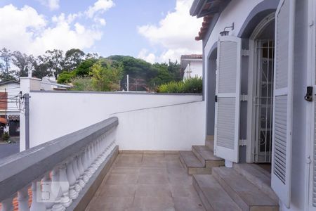 Casa à venda com 320m², 3 quartos e 2 vagas Casa à venda com 320m², 3 quartos e 2 vagasVaranda