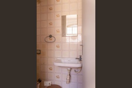 Casa à venda com 320m², 3 quartos e 2 vagas Casa à venda com 320m², 3 quartos e 2 vagasBanheiro Edícula