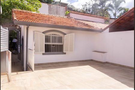 Casa à venda com 320m², 3 quartos e 2 vagas Casa à venda com 320m², 3 quartos e 2 vagasVaranda Edícula