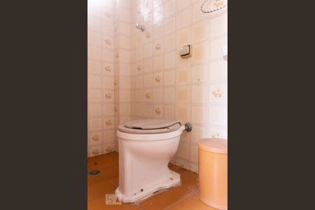 Casa à venda com 320m², 3 quartos e 2 vagas Casa à venda com 320m², 3 quartos e 2 vagasBanheiro Edícula