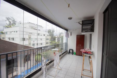 Apartamento à venda com 180m², 4 quartos e 2 vagas Apartamento à venda com 180m², 4 quartos e 2 vagasVaranda da Suíte 1 e 2