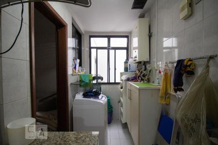 Apartamento à venda com 180m², 4 quartos e 2 vagas Apartamento à venda com 180m², 4 quartos e 2 vagasÁrea de Serviço