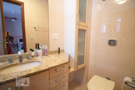 Apartamento à venda com 180m², 4 quartos e 2 vagas Apartamento à venda com 180m², 4 quartos e 2 vagasBanheiro da Suíte 3