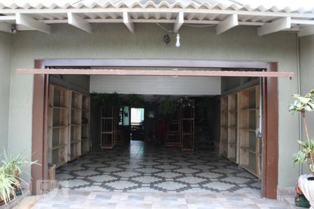 Casa à venda com 375m², 3 quartos e 3 vagasFachada