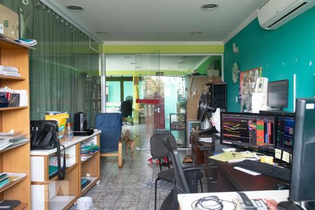Casa à venda com 250m², 6 quartos e 3 vagas Casa à venda com 250m², 6 quartos e 3 vagasQUARTO 5