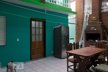 Casa à venda com 250m², 6 quartos e 3 vagas Casa à venda com 250m², 6 quartos e 3 vagasQUINTAL