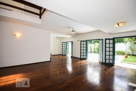 Sala de casa para alugar com 3 quartos, 320m² em Fazenda Morumbi, São Paulo