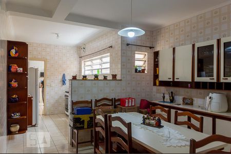 Casa à venda com 177m², 3 quartos e 2 vagas Casa à venda com 177m², 3 quartos e 2 vagasCozinha