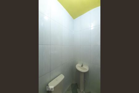 Casa de condomínio à venda com 105m², 3 quartos e sem vaga Casa de condomínio à venda com 105m², 3 quartos e sem vagaBanheiro 2