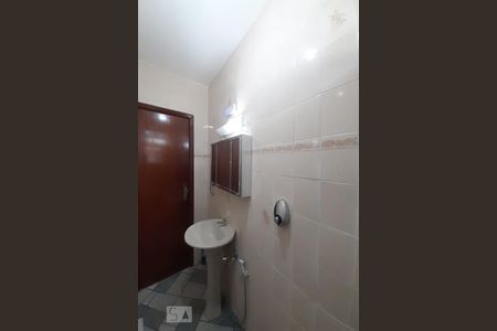 Casa de condomínio à venda com 105m², 3 quartos e sem vaga Casa de condomínio à venda com 105m², 3 quartos e sem vagaBanheiro Social