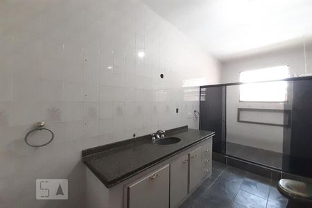 Casa de condomínio à venda com 105m², 3 quartos e sem vaga Casa de condomínio à venda com 105m², 3 quartos e sem vagaBanheiro 1