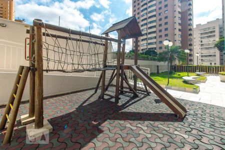 Apartamento à venda com 76m², 3 quartos e 2 vagasÁrea Comum - Playground