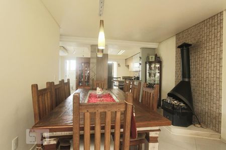 SALA de casa à venda com 3 quartos, 400m² em Santa Maria Goretti, Porto Alegre