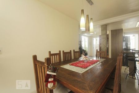 SALA de casa à venda com 3 quartos, 400m² em Santa Maria Goretti, Porto Alegre