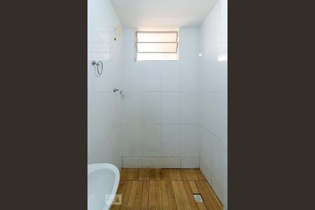 Banheiro de kitnet/studio para alugar com 1 quarto, 24m² em Vila Buarque, São Paulo