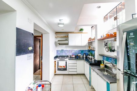 Casa à venda com 199m², 3 quartos e 2 vagas Casa à venda com 199m², 3 quartos e 2 vagasCozinha