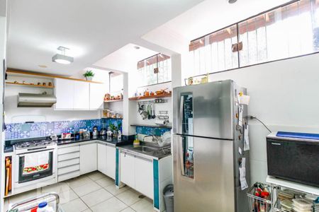 Casa à venda com 199m², 3 quartos e 2 vagas Casa à venda com 199m², 3 quartos e 2 vagasCozinha